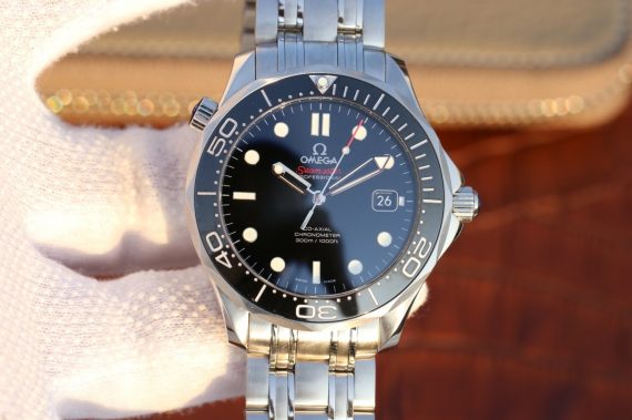 OMF Seamaster 300M Chronometer SS Black SS Bracelet A2824