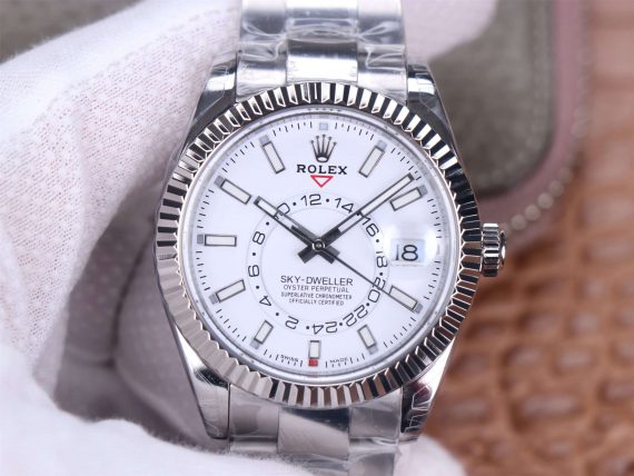 Size: 42mm x 15mm Movement: Asian 23J automatic movement at 21600 vph decorated to rolex 9001 movement Functions: Hours, minutes, seconds, date, month and 24hours display (the month display only works via manual adjustment of the bezel, it doesn’t work automatically) Case: Solid 316L stainless steel case Crystal: Scratch-proof sapphire crystal Dial: White dial Bezel: Fluted stainless steel bezel Strap: Stainless steel bracelet Clasp: Deployant clasp