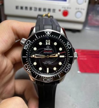 Seamaster Diver 300M 42mm 007 James Bond ORF Edition Black Dial SS/RU A8806