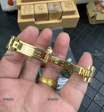 Datejust 28mm TWF YG Diamond bezel Gold dial jubilee Bracelet NH05