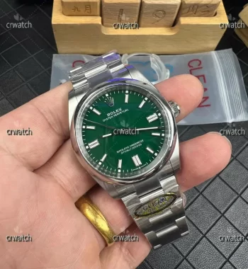 Oyster Perpetual 124300 41mm Clean Edition 904L Steel Green Dial SH3230