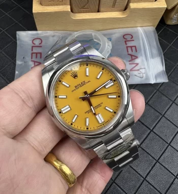 Oyster Perpetual 124300 41mm Clean Edition 904L Steel Yellow Dial SH3230